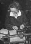 1937__Braille_typewriter_LIFE_Photo_Archive.jpeg (100292 bytes)
