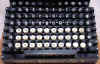 Smith_Premier_No._4_keyboard_OM.JPG (33117 bytes)